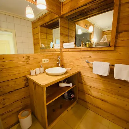 Ruhige Und Einladende In 公寓